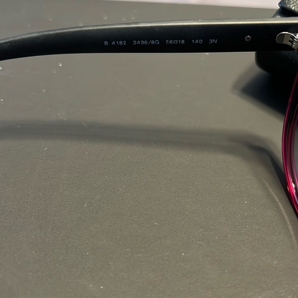 Burberry Sunglasses with Original Case - Picture 7 of 7